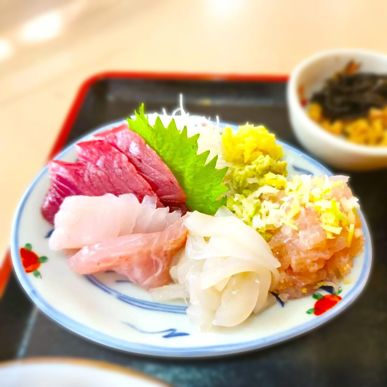 まるろの「白身フライ刺身セット定食」