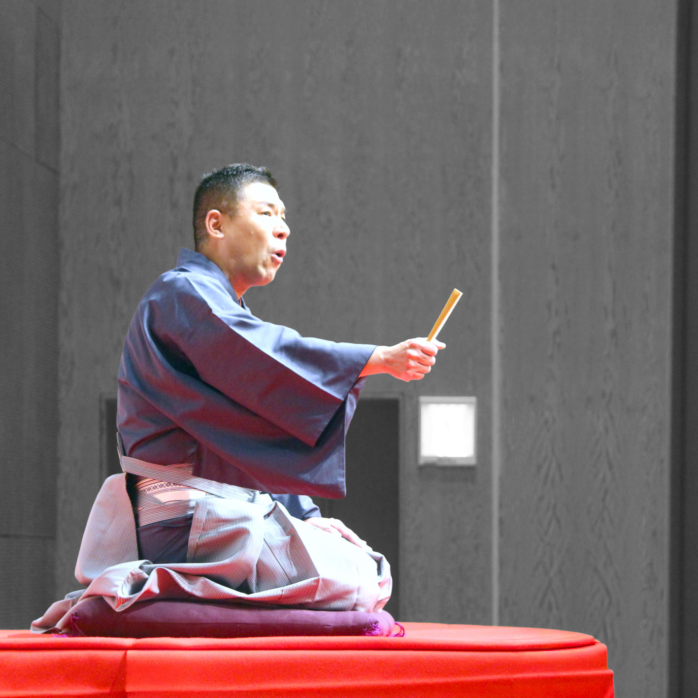 うるささや 岩にしみ入る 俺の声