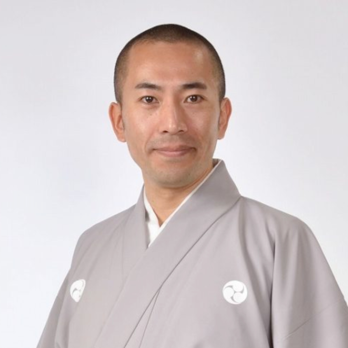三門 綾